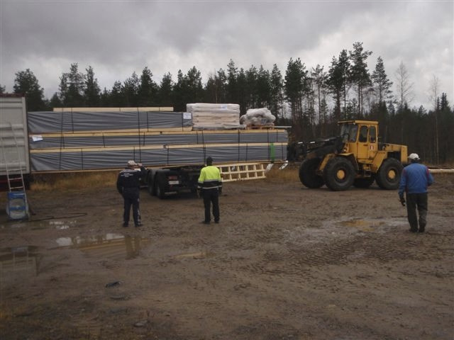 ログハウス キット生産後 積み込み2